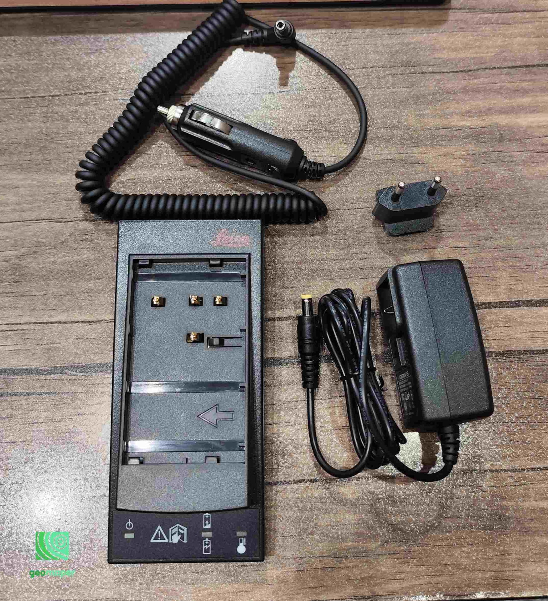  شارژر دوربین توتال استیشن لایکا مدل GKL112 